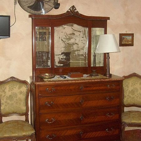 B&B Carolina Plebiscito R. Napoli Dış mekan fotoğraf