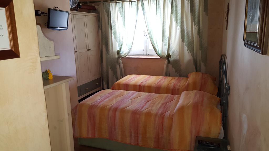 B&B Carolina Plebiscito R. Napoli Dış mekan fotoğraf