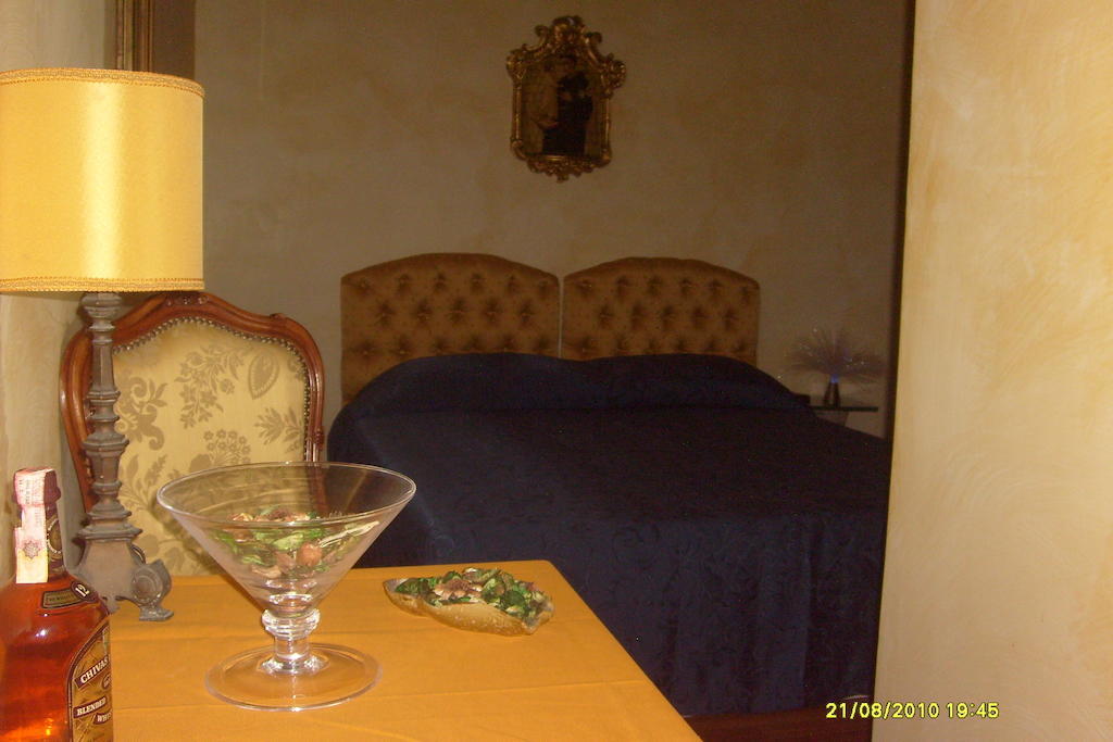 B&B Carolina Plebiscito R. Napoli Oda fotoğraf