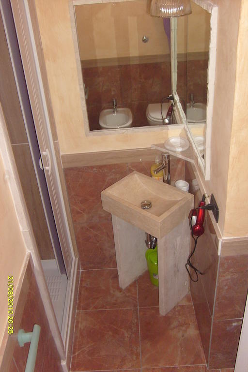B&B Carolina Plebiscito R. Napoli Oda fotoğraf