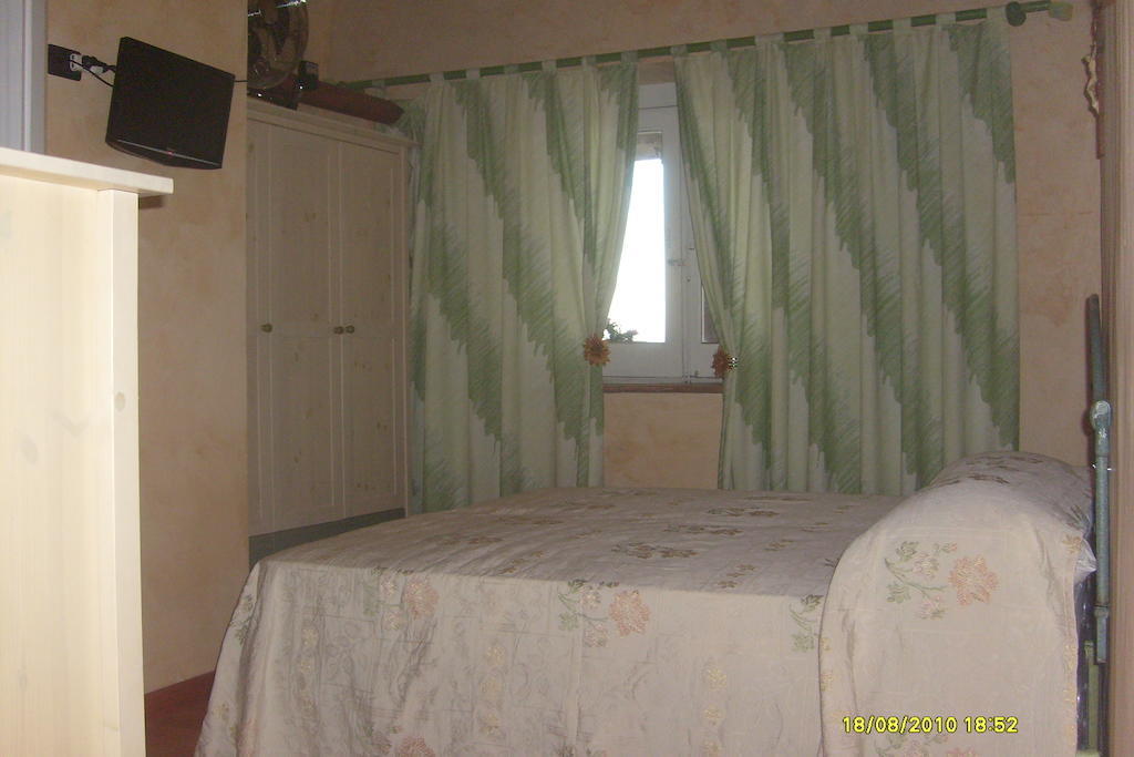 B&B Carolina Plebiscito R. Napoli Oda fotoğraf
