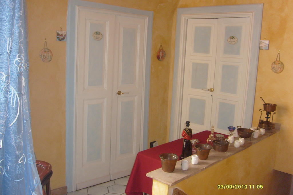 B&B Carolina Plebiscito R. Napoli Dış mekan fotoğraf