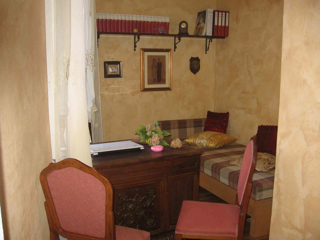B&B Carolina Plebiscito R. Napoli Dış mekan fotoğraf