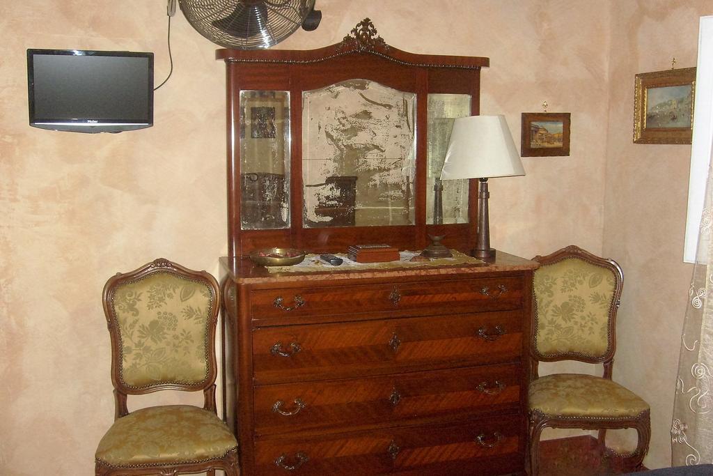 B&B Carolina Plebiscito R. Napoli Dış mekan fotoğraf