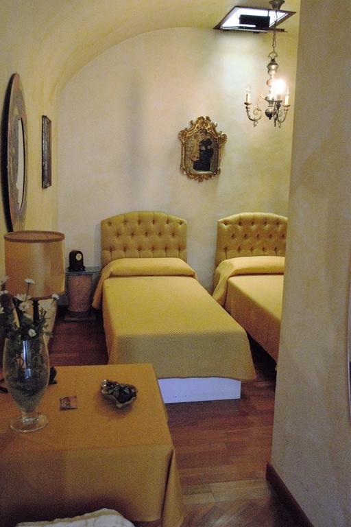 B&B Carolina Plebiscito R. Napoli Dış mekan fotoğraf